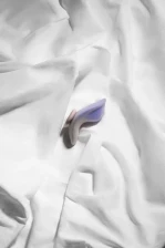 Вибратор в трусики с пультом и приложением Nejno Vdoh, лавандово-бежевый